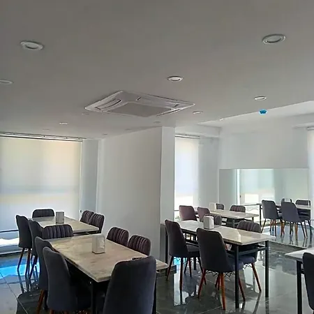 Grand Kose Airport 酒店 3*